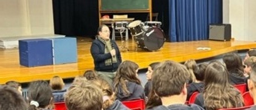 Students of Psychico College Elementary School French Department interviewed Thoracic Surgeon A. Stamatelopoulos