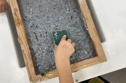 Psychico College Grade 2 visits the Physics Laboratory for the Paper Recycling Project