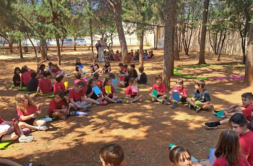Psychico College Elementary School - A special forest meeting: Grade 1 bids goodbye to Grade 6