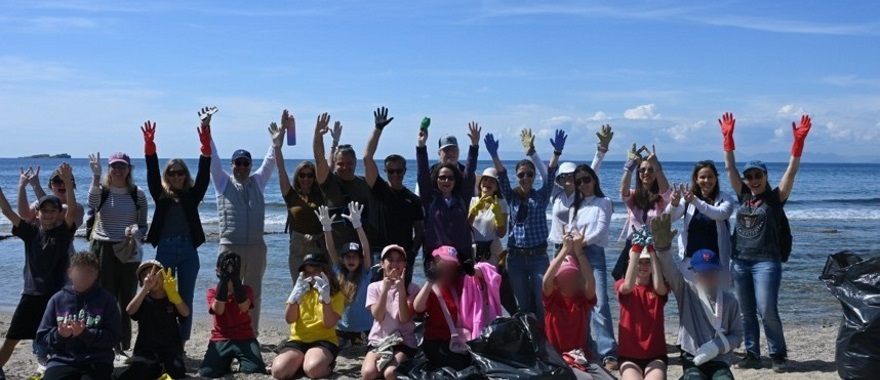 Psychico College Elementary School - English Department beach cleanup