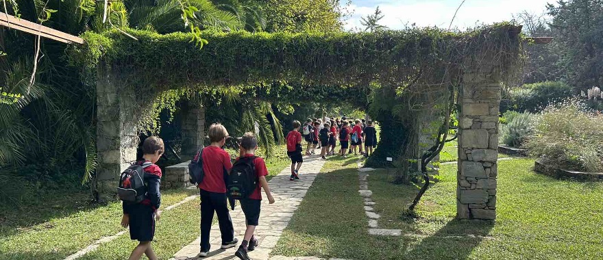 Psychico College Grade 3 students visit the Diomedes Botanical Garden