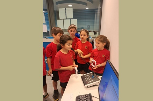 Psychico College Elementary School - Presentation by Mr. Karakatsanis: "The World of Radio" - Grades 2 and 5