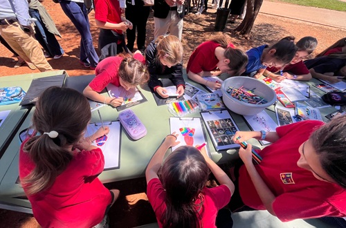 Psychico College Elementary School - “In Search of Traces of the Past”: Grade 3 students become archaeologists! - Parent-Student Activity