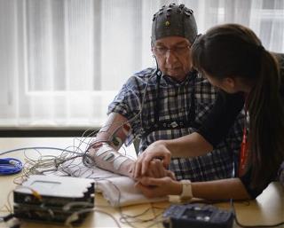 Investigating the relationship between brain and mind