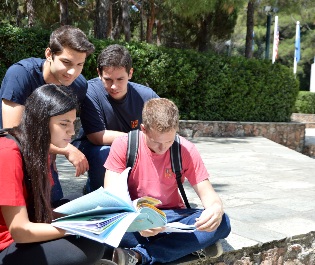 around 1 in 5 seniors are scholars