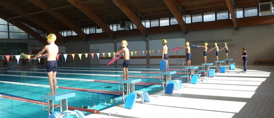 Κολυμβητικές επιδείξεις Δημοτικών Σχολείων