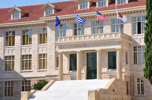 Σημαντική επιτυχία δύο μαθητών του Λυκείου Κολλεγίου Αθηνών σε Διεθνή Διαγωνισμό (Debate Cambridge Union’s Public Debate)