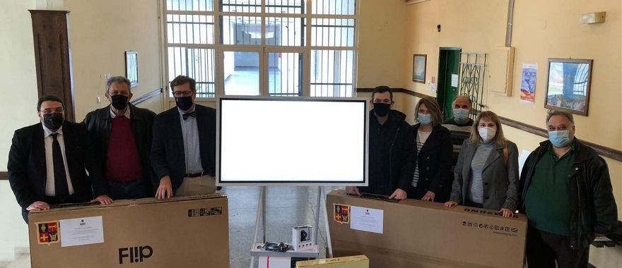 Δωρεά τεχνολογικού εξοπλισμού σε σχολεία της Σάμου