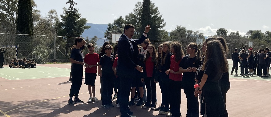 Ομιλία του Υπουργού Κλιματικής Κρίσης και Πολιτικής Προστασίας Βασίλη Κικίλια σε μαθητές του Γυμνασίου Κολλεγίου Αθηνών