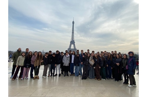 Physics Thinking and Astronomy Club of Athens College Junior High School visits Paris