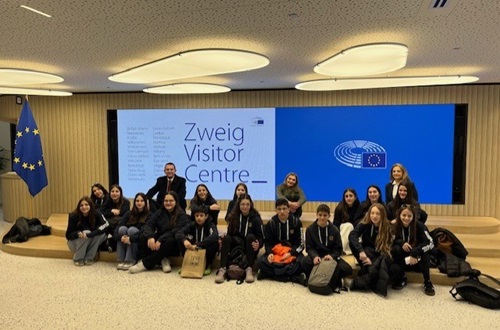Athens College Junior High School - The UNESCO Club visits Brussels