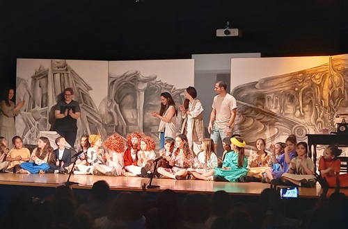 Annie – Παράσταση από τον Όμιλο "Το Τρίτο Κουδούνι" του Δημοτικού Κολλεγίου Αθηνών στο Πανηγύρι 2024
