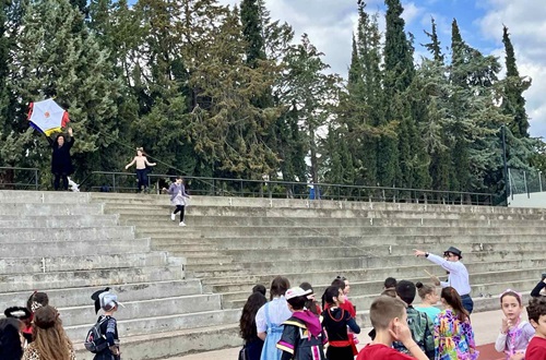 Γιορτάζουμε τις Απόκριες και την άνοιξη! - Δημοτικό Κολλεγίου Αθηνών