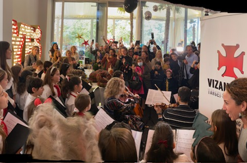 The Athens College Elementary School Choir meets the Elpida Association