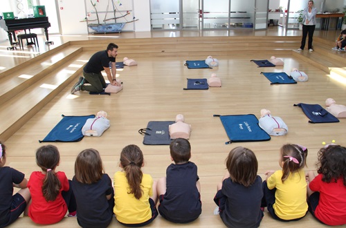 Kindergarten "J. M. Carras" attends a First Aid Seminar
