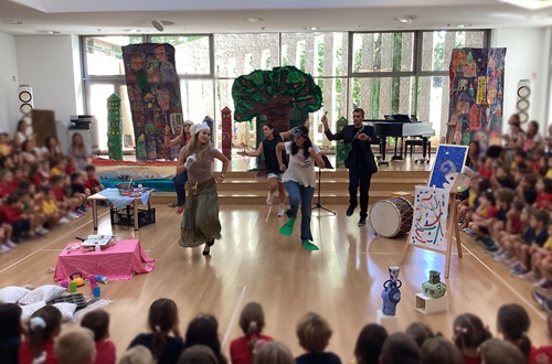 Kindergarten Welcome Show
