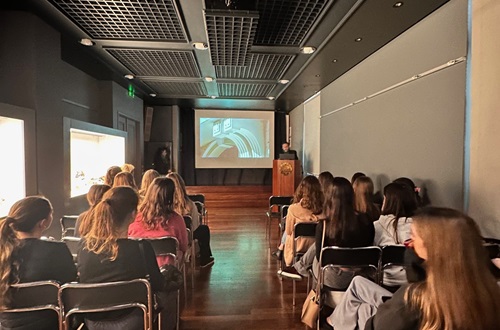 IB DP Visual Arts επίσκεψη στο Μουσείο Κοσμήματος Η. Λαλαούνη