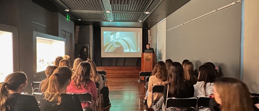 IB DP Visual Arts επίσκεψη στο Μουσείο Κοσμήματος Η. Λαλαούνη
