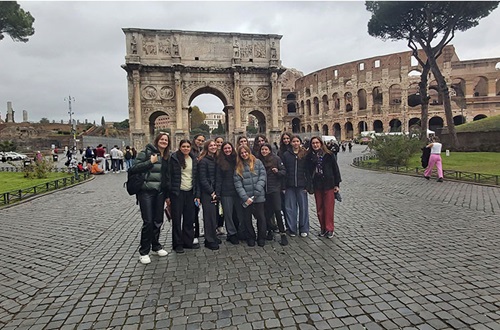 Psychico College Junior High School students participated in the 8th European Student Conference "Athens-Rome: A Long Journey" organized by the Hellenic Foundation for Culture