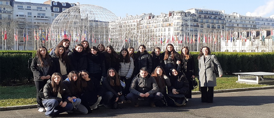 The UNESCO Club of Psychico College Junior High School visits Paris